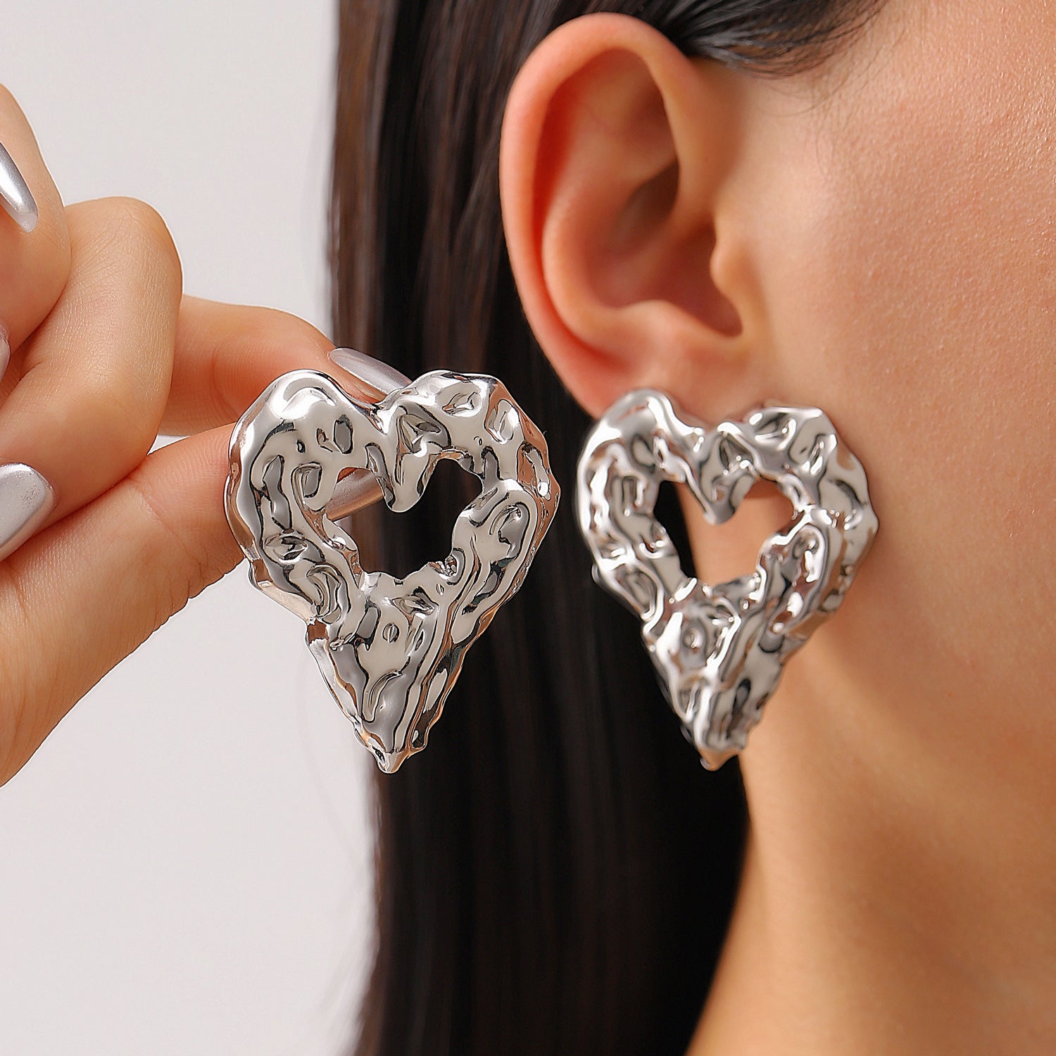 Hollow Heart-shaped Earrings - ELITE EMPORIUM