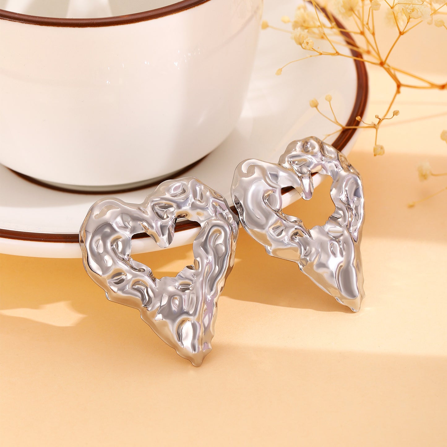 Hollow Heart-shaped Earrings - ELITE EMPORIUM