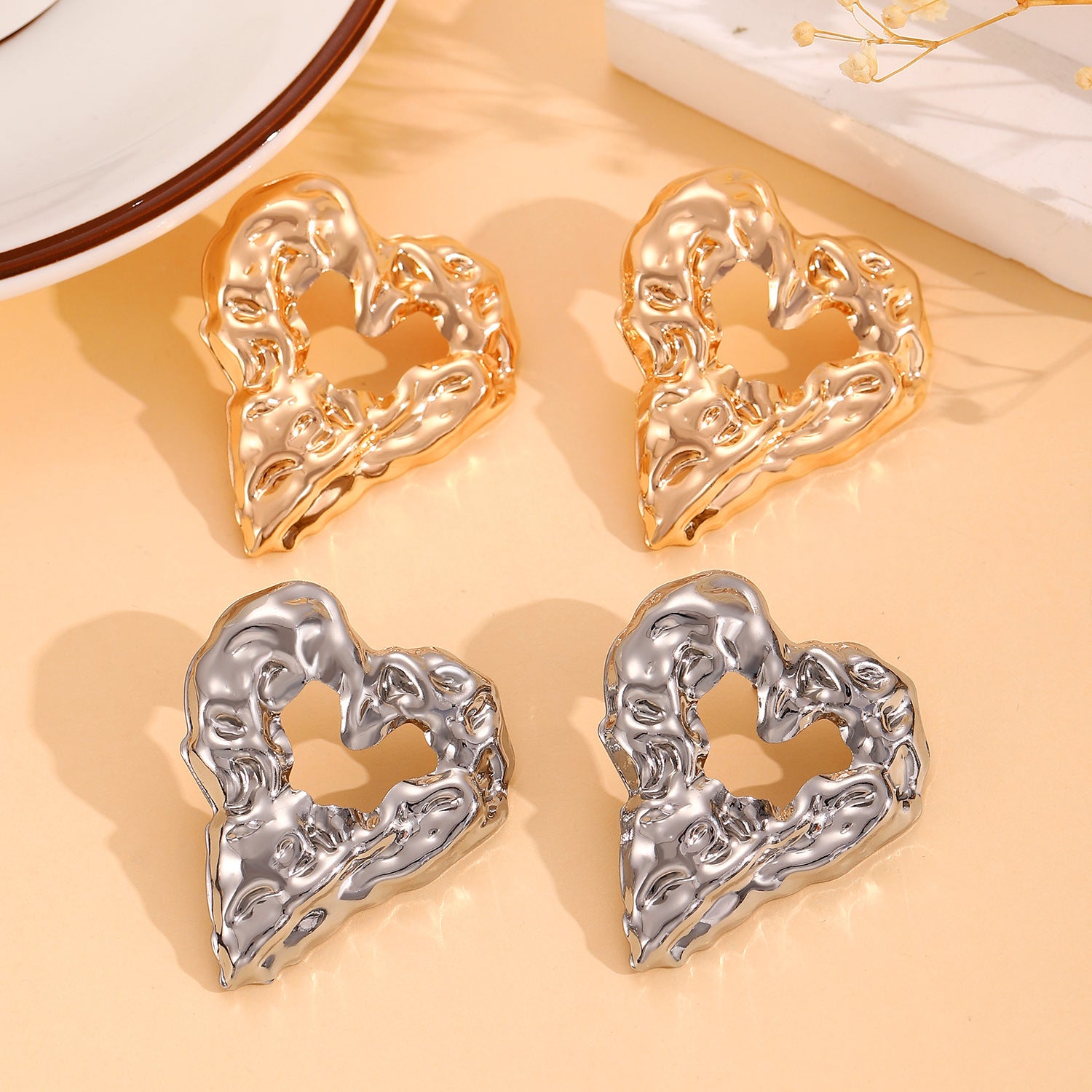 Hollow Heart-shaped Earrings - ELITE EMPORIUM